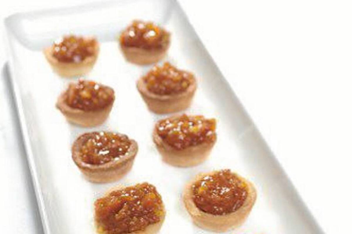 Minitartaletas rellenas de dulce de mamey