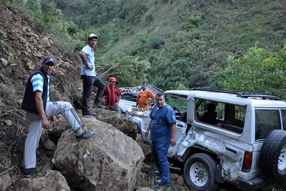 Hallan último cuerpo tras derrumbe en vía Balsillas, Huila (Foto: Colprensa/VANGUARDIA LIBERAL)
