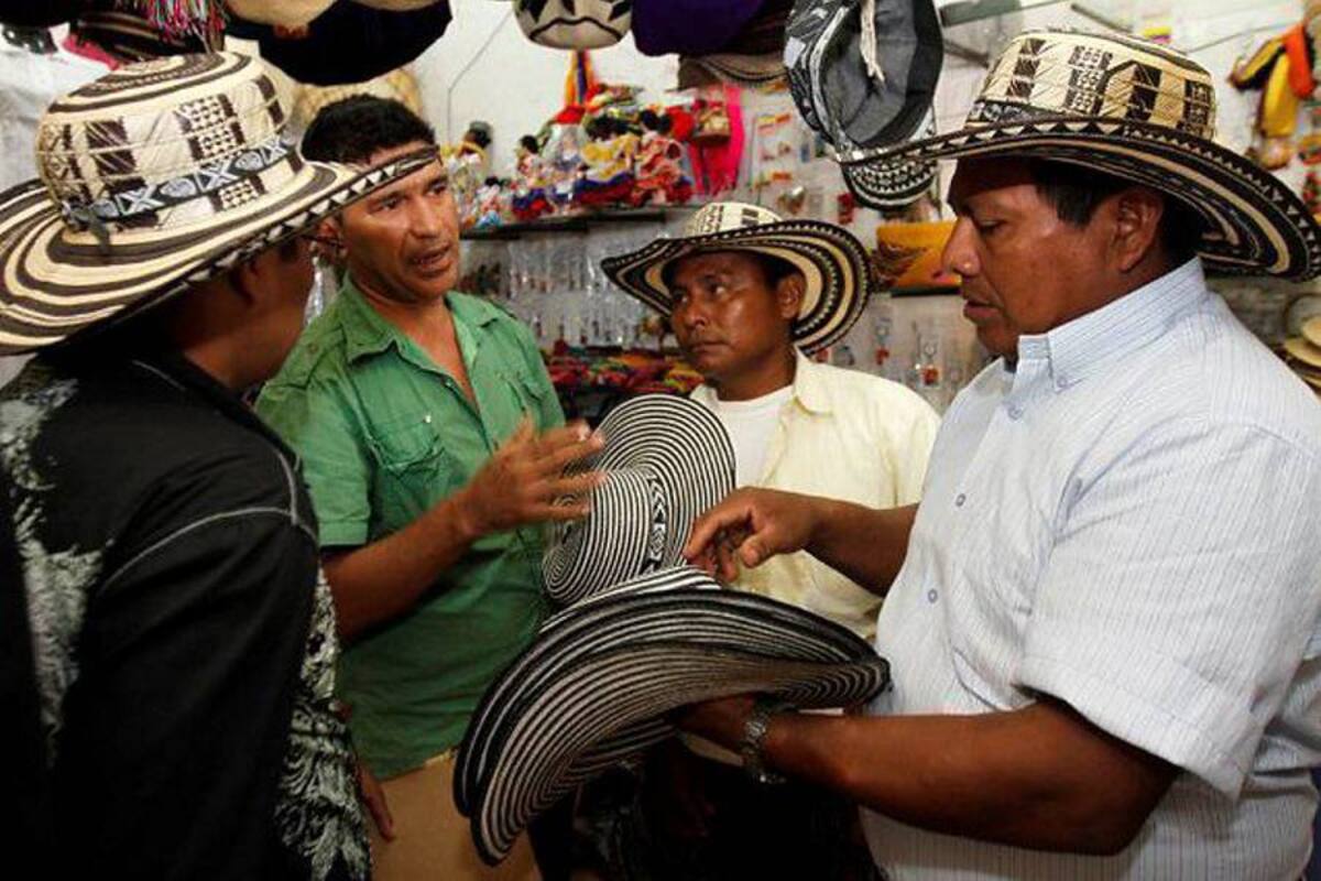 Indígenas lideraron exitoso decomiso de sombreros chinos (Foto: Colprensa/VANGUARDIA LIBERAL)