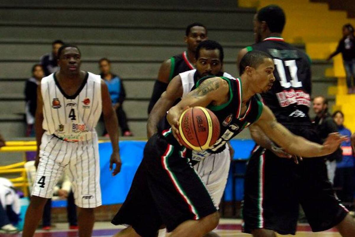 Piratas cortó la racha ganadora de Manizales Oc (Foto: Colprensa/VANGUARDIA LIBERAL)