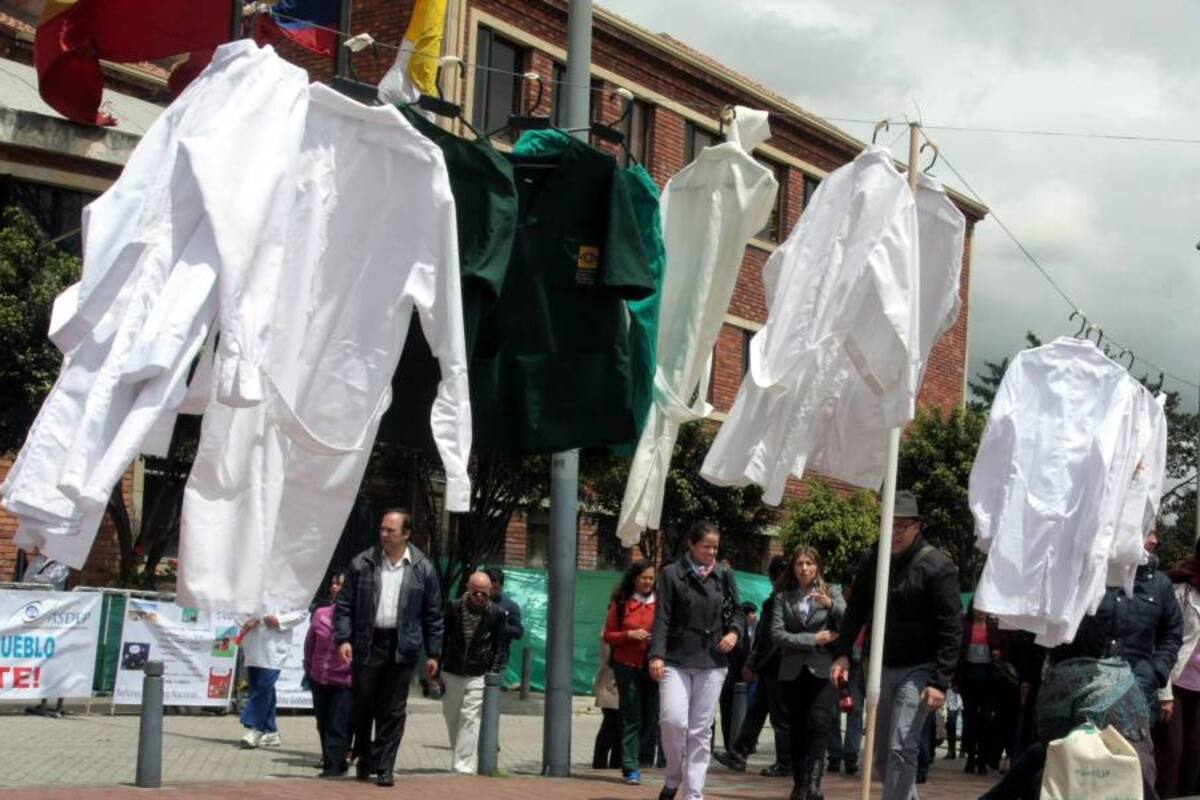Levantan temporalmente paro de medicina legal en Bogotá (Foto: Colprensa / VANGUARDIA LIBERAL)