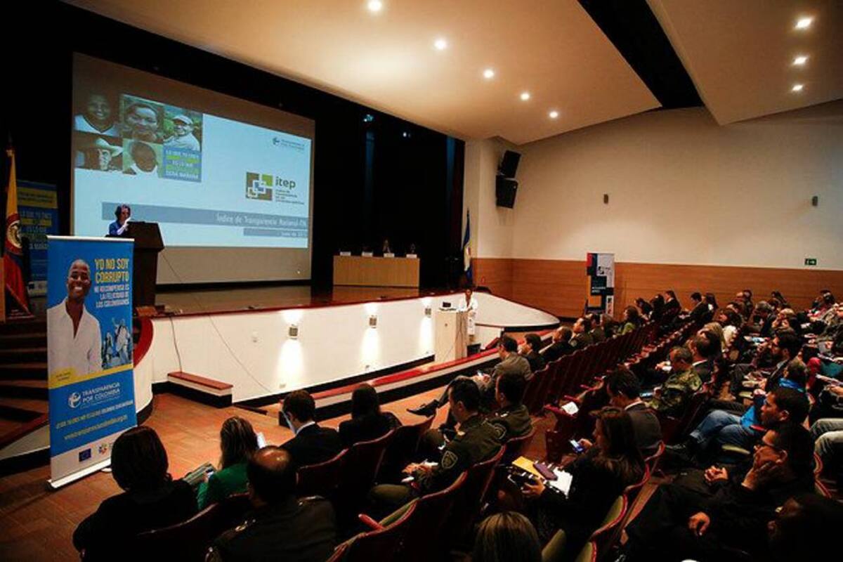 La corrupción sigue siendo la sombra del poder político (Foto: COLPRENSA/VANGUARDIA LIBERAL)