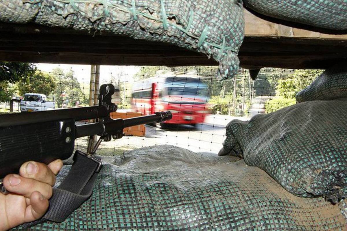 Temen que sea cierta la oferta mafiosa de la guerrilla para matar uniformados (Foto: Colprensa / VANGUARDIA LIBERAL)