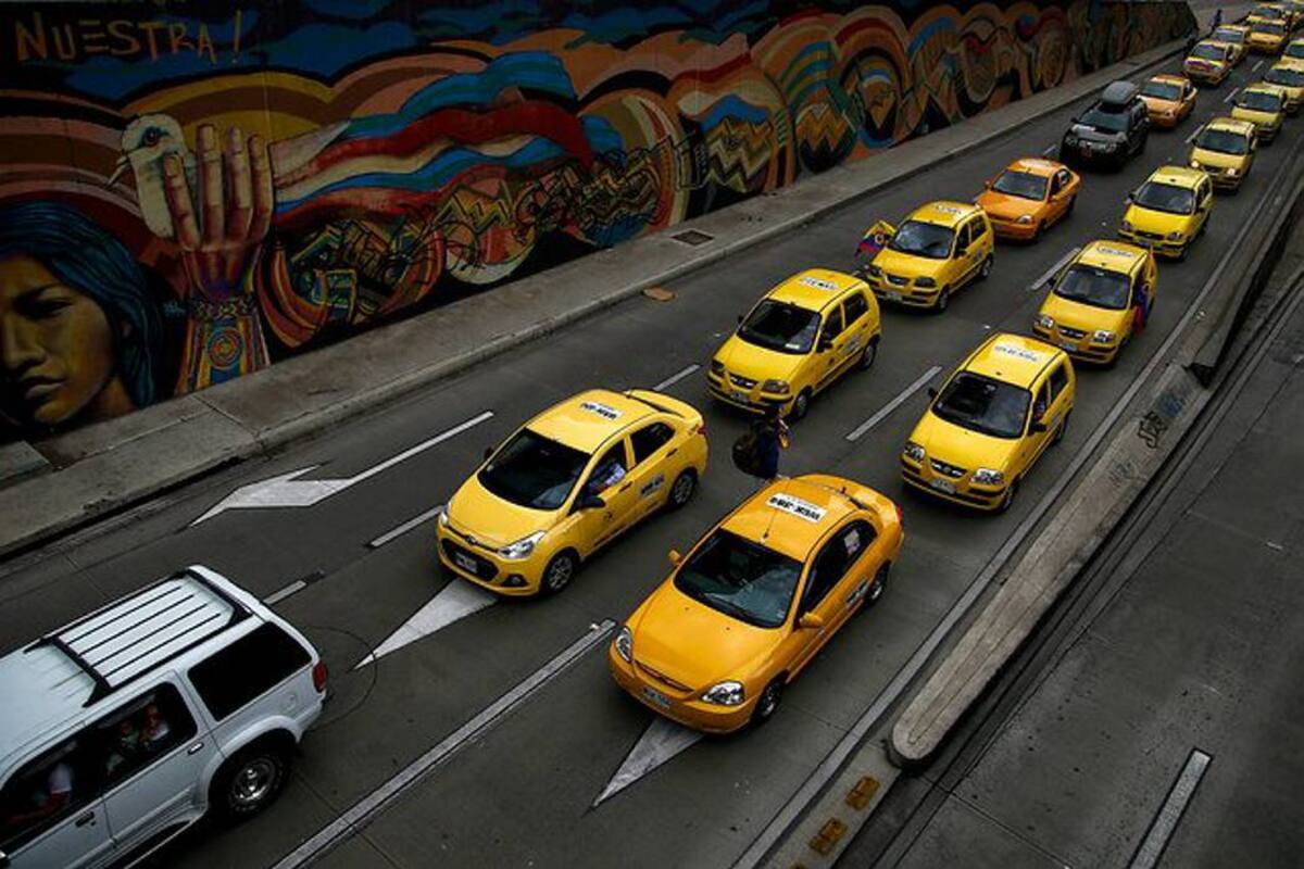 Taxistas amenazan con bloquear los aeropuertos del país en mayo (Foto: Colprensa / VANGUARDIA LIBERAL)