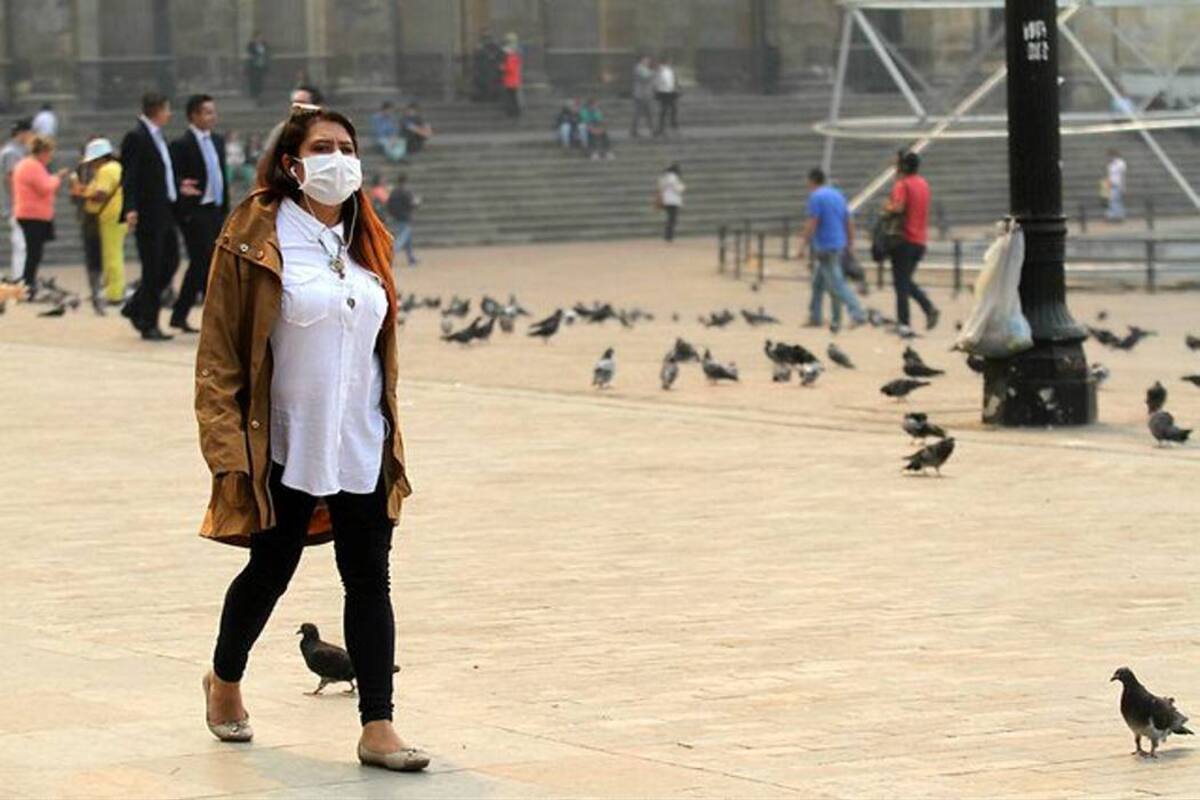 Vea cómo el humo paralizó varias entidades en el centro de Bogotá (Foto: Colprensa / VANGUARDIA LIBERAL)