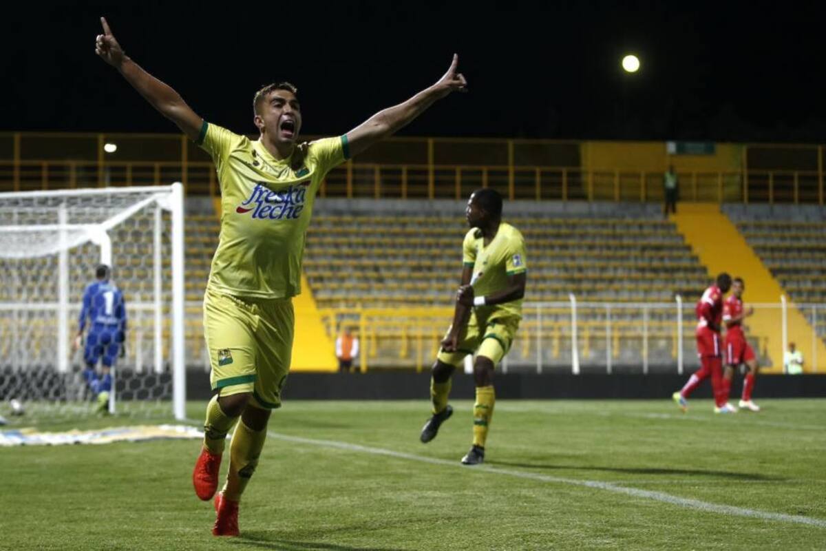 ¿Fue justa la multa y la sanción al delantero del Bucaramanga Darío Rodríguez? (Foto: Archivo/VANGUARDIALIBERAL)