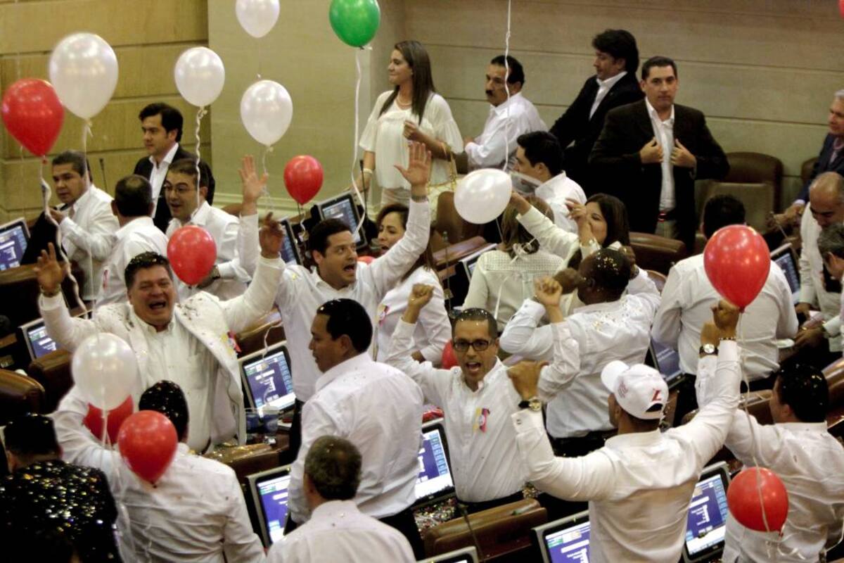 Senado aprobó la convocatoria del plebiscito para la paz. (Foto: COLPRENSA, VANGUARDIA LIBERAL)