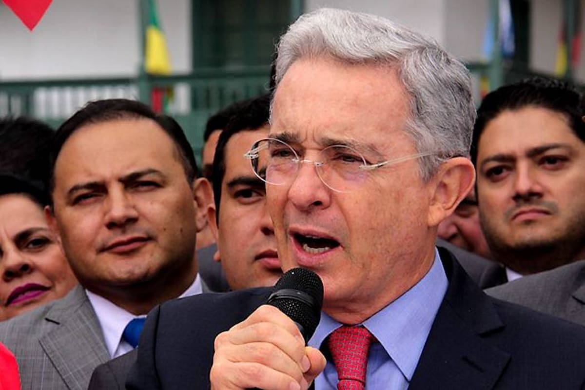 En su cuenta de twitter, Álvaro Uribe reiteró sus críticas al Acuerdo Final de Paz. (Foto: Colprensa/VANGUARDIA LIBERAL)