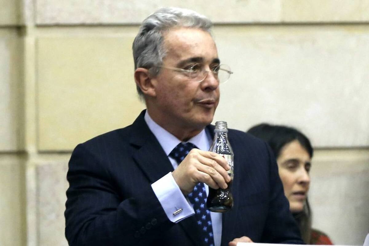 ¿Por qué Álvaro Uribe insiste en cambiar "dañino acuerdo" con las Farc? (Foto: Colprensa /VANGUARDIA LIBERAL)