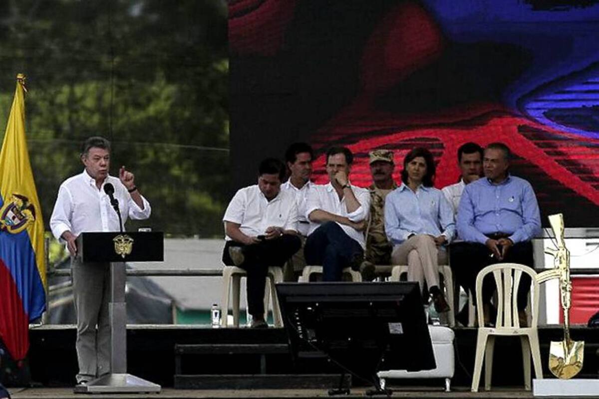 Santos afirma que "hoy constatamos el fin de esta guerra absurda" (Foto: COLPRENSA/VANGUARDIA LIBERAL)
