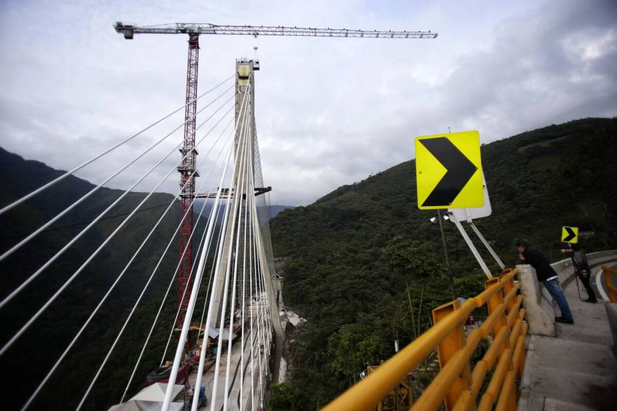 Los expertos hablan de “inminencia” en la caída de la estructura que se mantiene en pie. (Foto: Colprensa /VANGUARDIA LIBERAL )