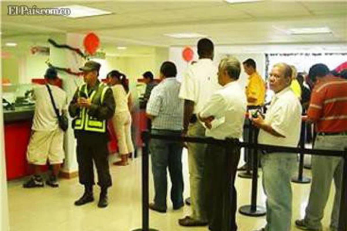 Comienza la 'guerra' de tasas de los bancos por atraer clientes (Foto: COLPRENSA/VANGUARDIA LIBERAL)