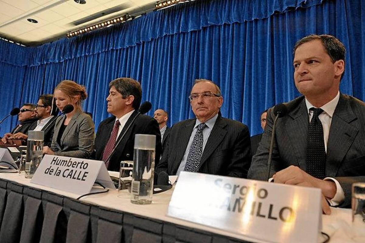 Contrastes y sorpresas marcaron la instalación de la mesa (Foto: AFP/VANGUARDIA LIBERAL)