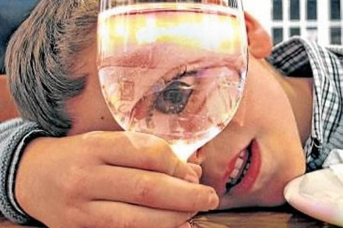 ¿Sabe si sus hijos ya se iniciaron en el alcohol? (Foto: Tomada de www.elpais.com.co/VANGUARDIA LIBERAL)