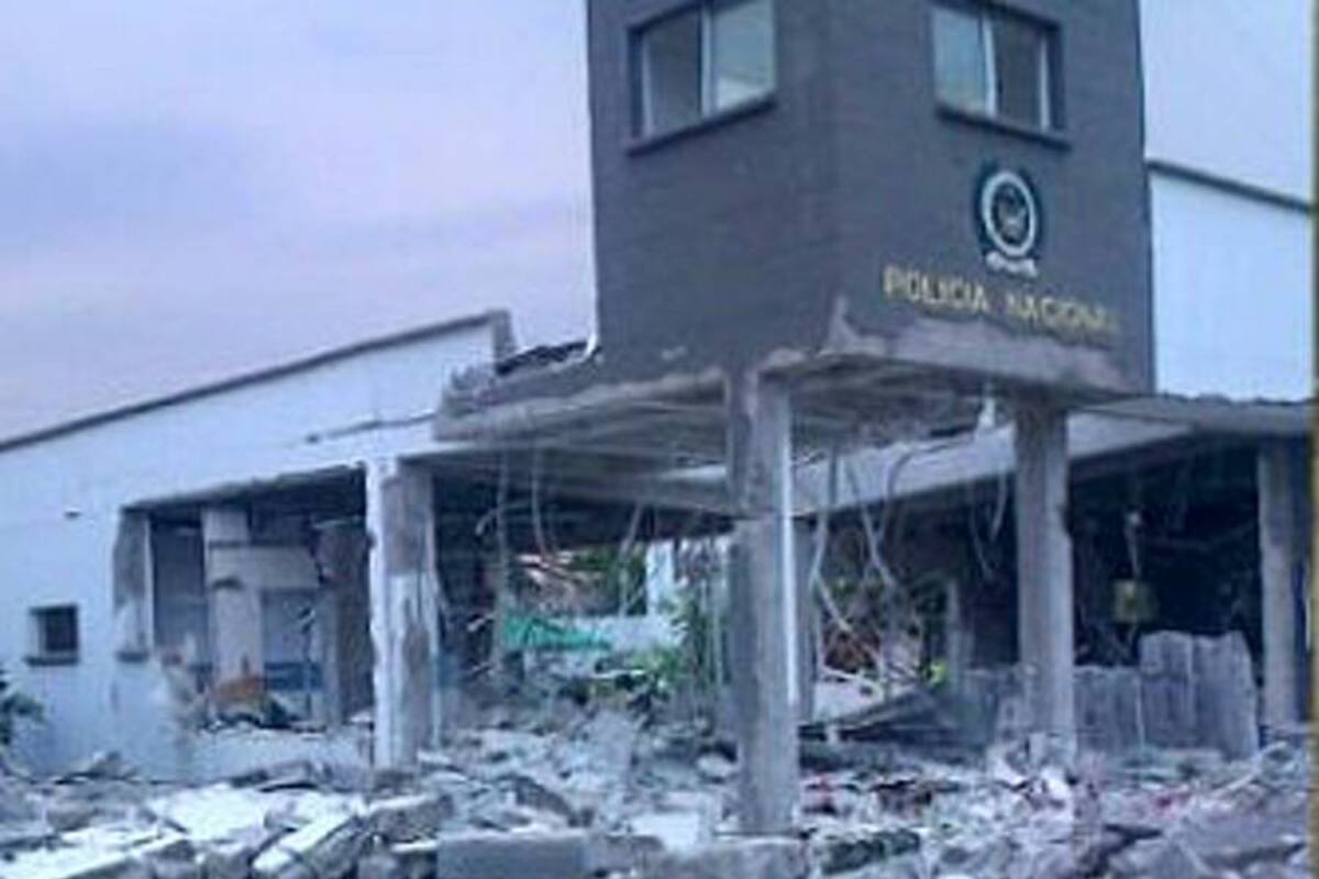 Atentado en Puerto Asís destruye 70 % de estación de Policía (Foto: Colprensa/VANGUARDIA LIBERAL)