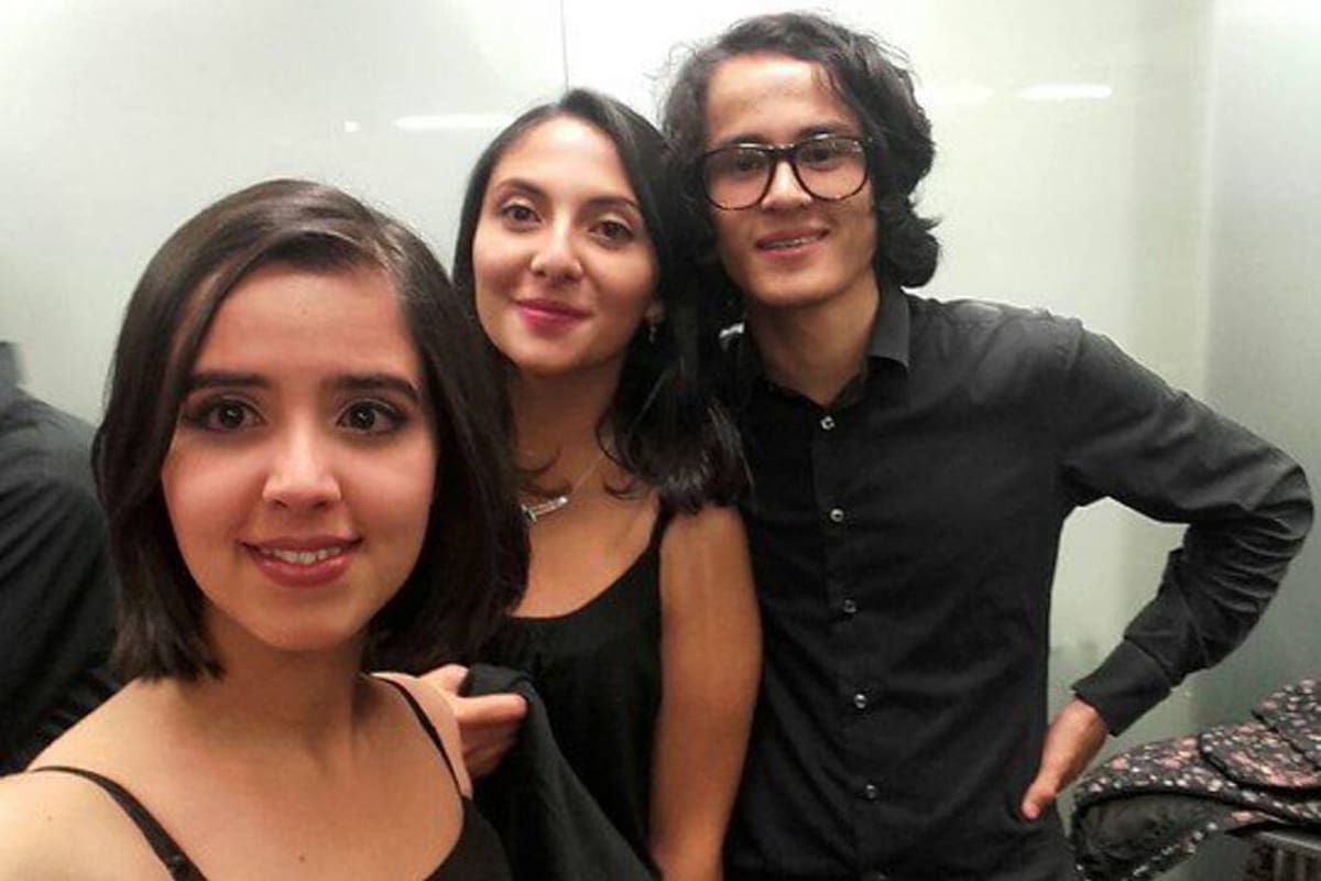 El coro de la Javeriana interpretó la penúltima canción del set de los Rolling Stones en Bogotá. (Foto: Colprensa/VANGUARDIA LIBERAL)
