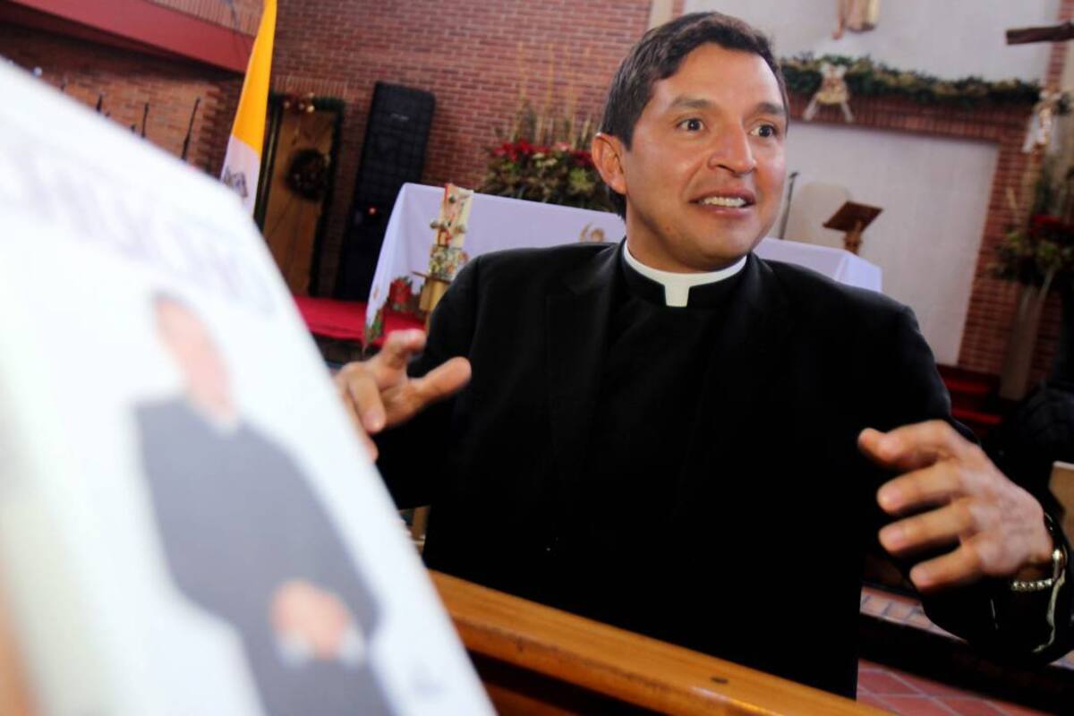 Ataque al padre Chucho: seis hombres armados lo emboscaron en carretera en Ecuador. (Foto: Colprensa/ VANGUARDIA)