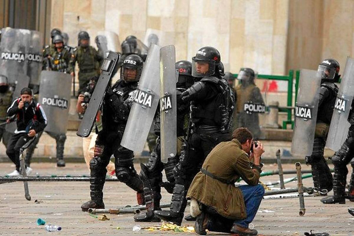 Policía agrede a periodista de un diario nacional (Foto: Archivo/VANGUARDIA LIBERAL)