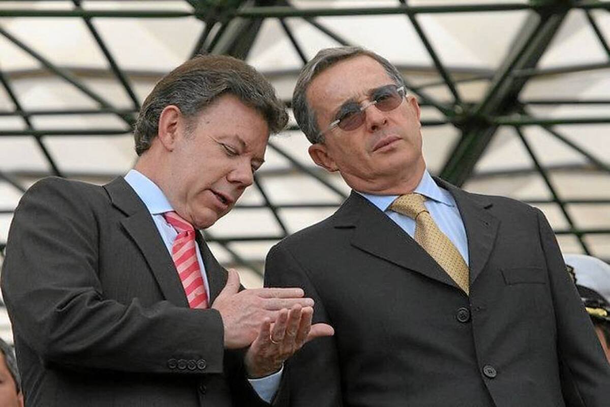 Expresidente Uribe hace votos por la recuperación de Santos (Foto: Archivo/VANGUARDIA LIBERAL)