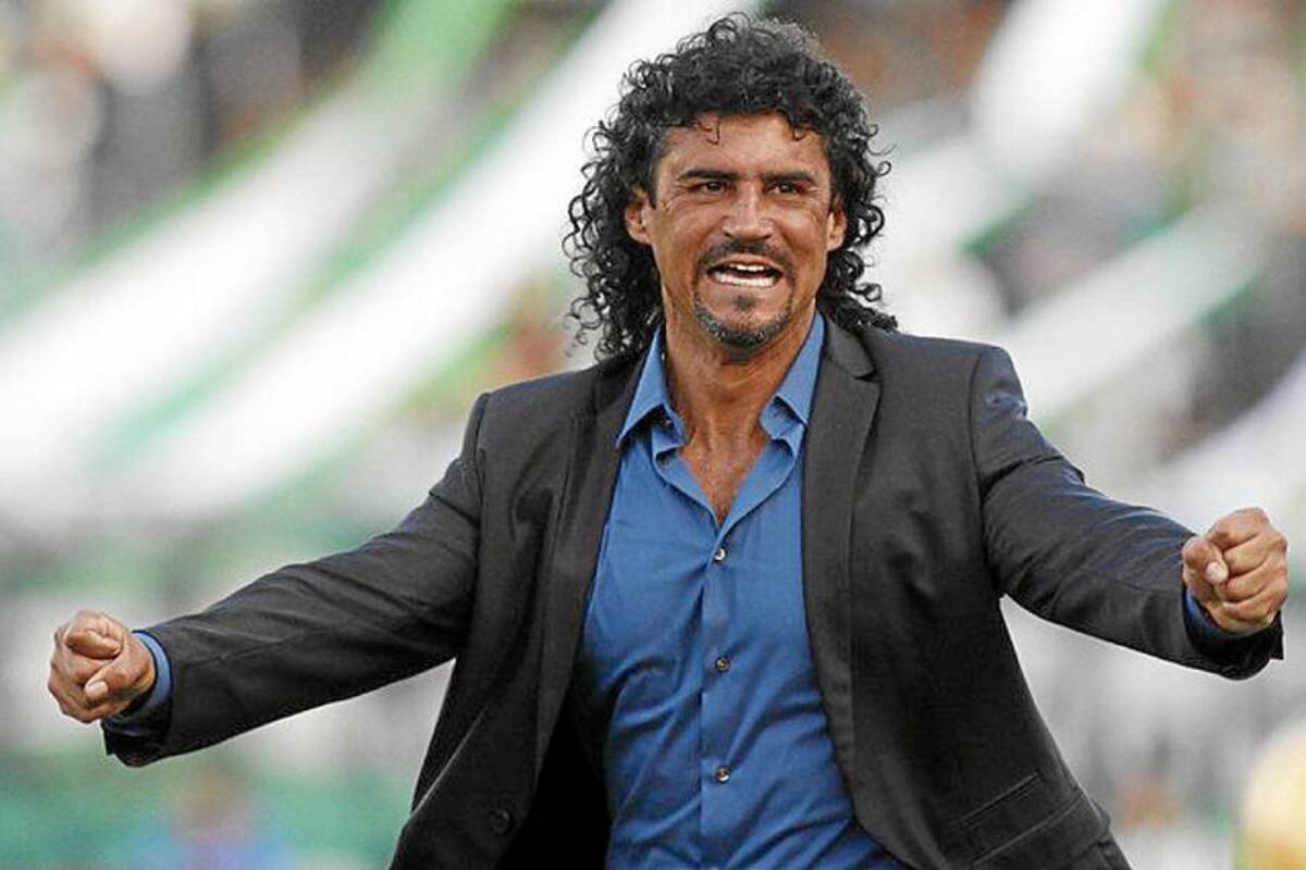 Leonel Álvarez estampa su firma este jueves con el Cali (Foto: Colprensa/VANGUARDIA LIBERAL)