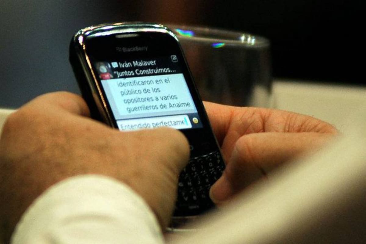 Conductores expuestos al peligro al responder un chat (Foto: Colprensa/VANGUARDIA LIBERAL)
