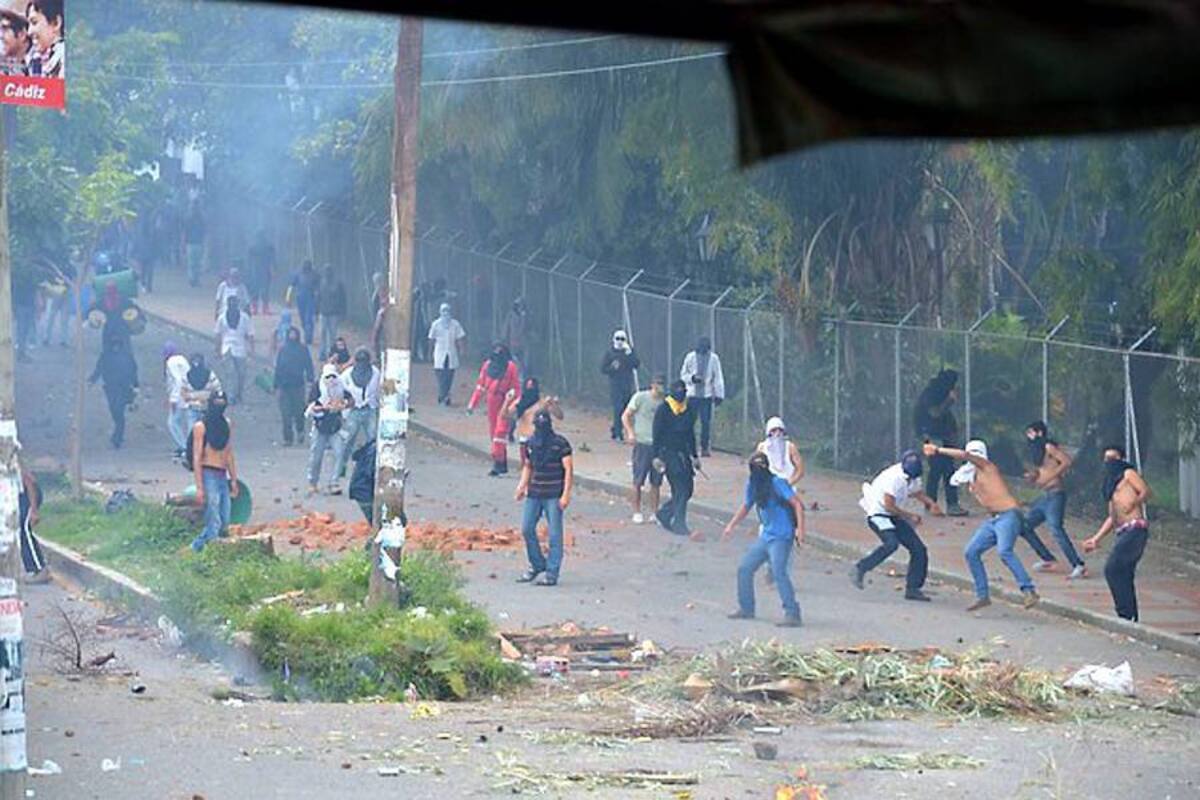 El caos volvió a tomarse la Universidad del Tolima (Foto: Colprensa/VANGUARDIA LIBERAL)