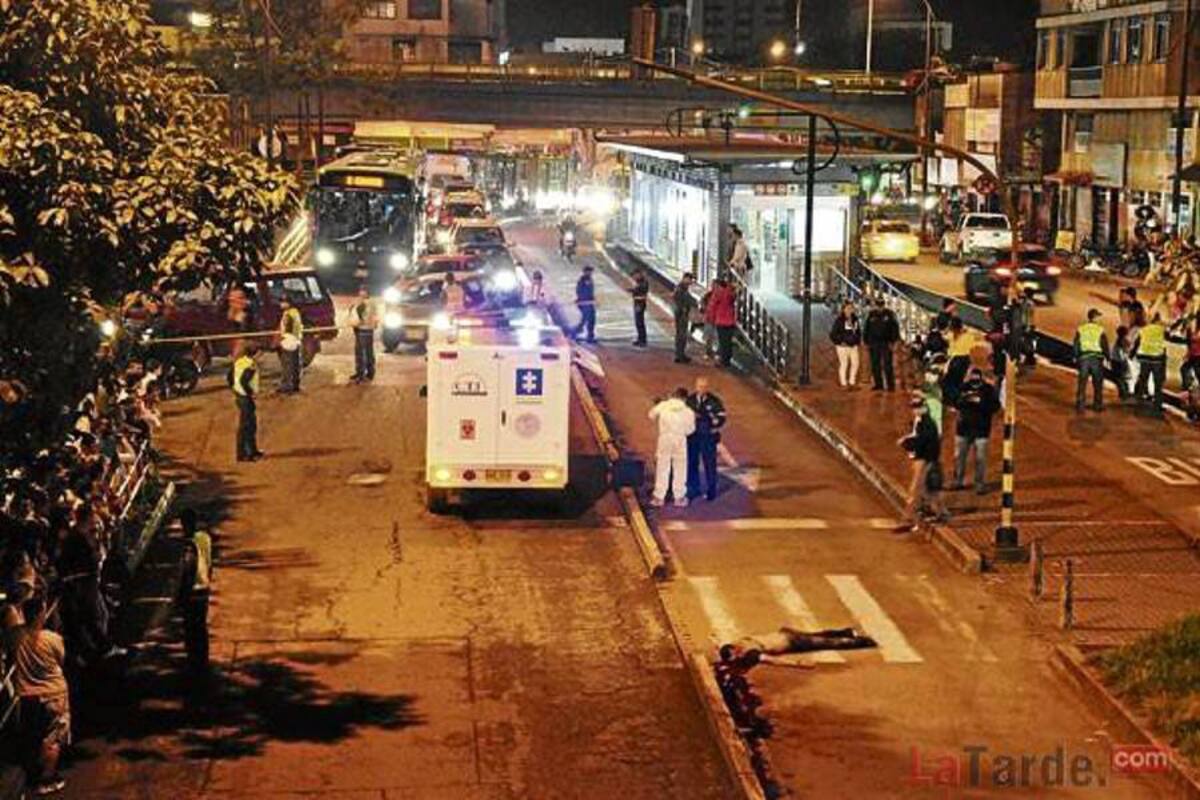Camión de la policía atropelló a un peatón en Pereira (Foto: COLPRENSA/VANGUARDIA LIBERAL)