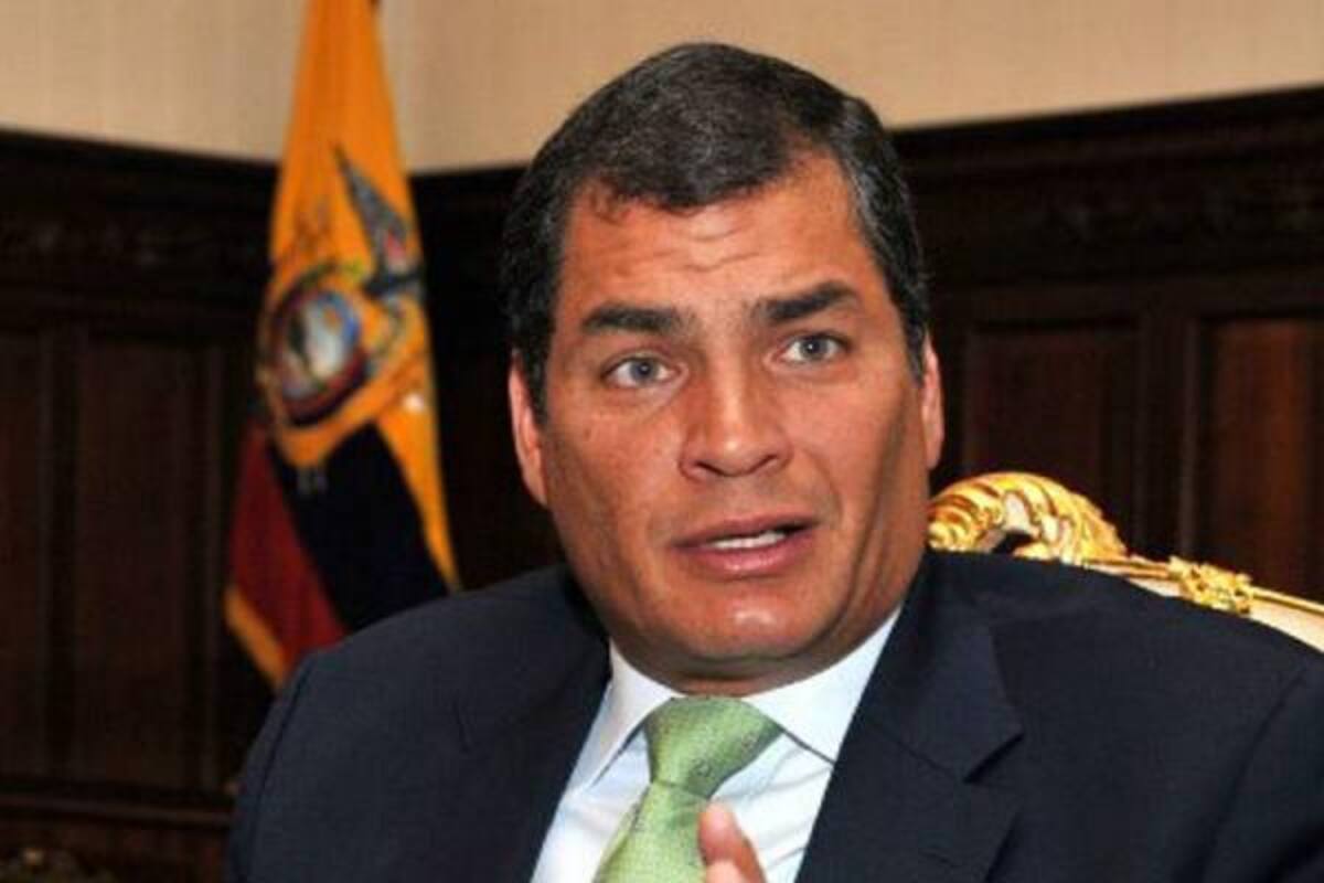 El mandatario ecuatoriano volvió a criticar al diario peruano El Correo, que el pasado jueves, cuando asistía a la posesión de Humala, publicó una portada con el titular ¡Repudio!, acompañado de frases en que lo declara persona non grata para la prensa" y lo califica de "aprendiz de dictador".(Foto: Imagen de Internet / VANGUARDIA LIBERAL)