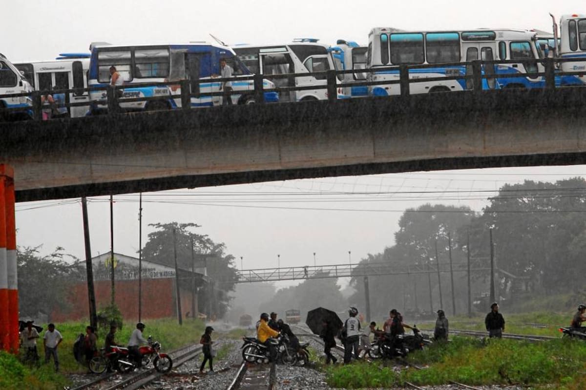 Transporte público entró a paro en Barrancabermeja (Foto: JAVIER ALVARADO GUTIÉRREZ/VANGUARDIA LIBERAL)