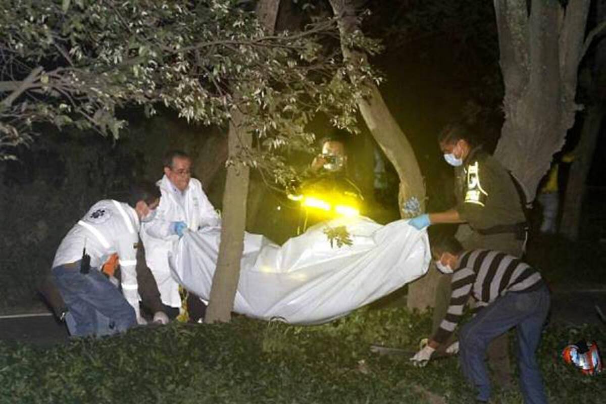 Mueren dos motociclistas al estrellarse contra un separador (Foto: Marco Valencia/VANGUARDIA LIBERAL)