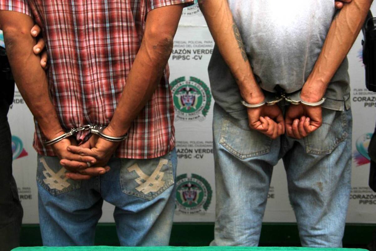 Detenidas dos personas que ofrecían droga a estudiantes en Girón (Foto: SUMINISTRADA/VANGUARDIA LIBERAL)