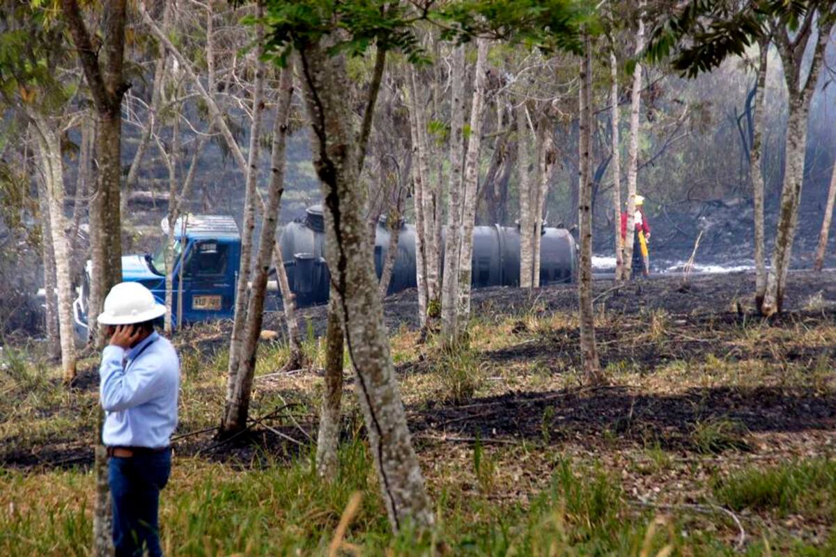 Tubería de Ecopetrol hizo explosión en El Centro (Foto: Edgar Pernett/VANGUARDIA LIBERAL)