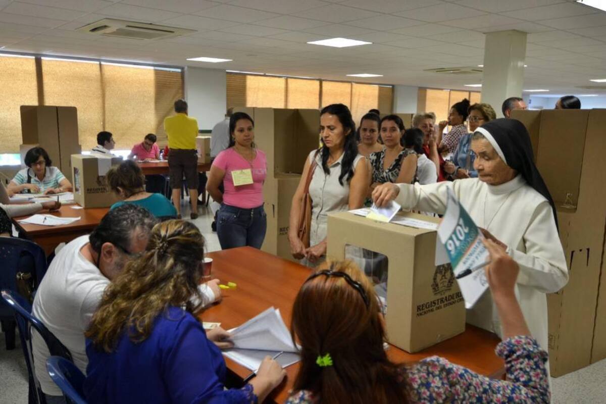 Recuerde que para acceder a los beneficios debe recibir el respectivo certificado electoral firmado. (Foto: Jaime del Río /VANGUARDIA LIBERAL )