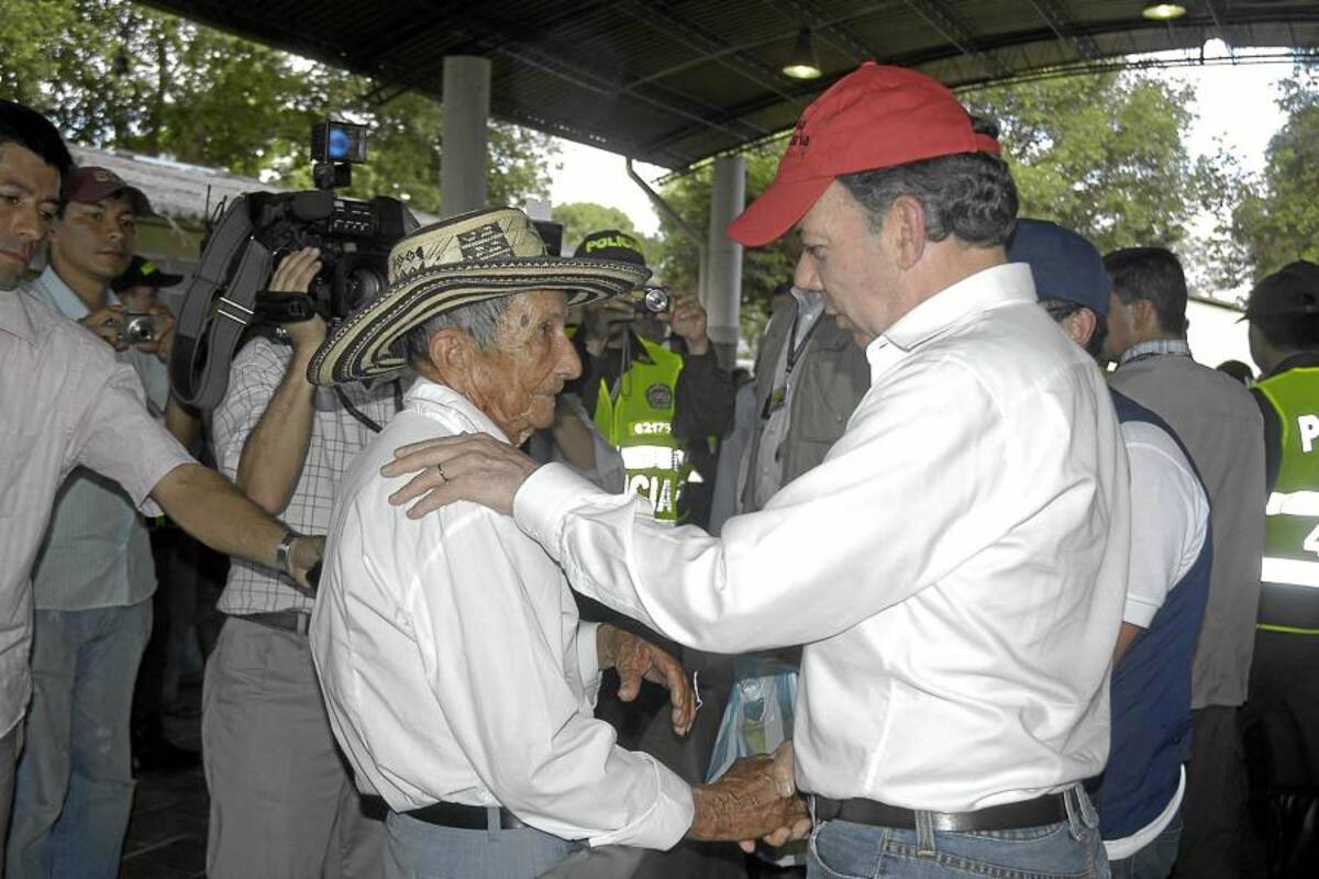 “Damnificados de Sabana de Torres recibirán subsidios”: Santos (Foto: Edgar Pernett/VANGUARDIA LIBERAL)