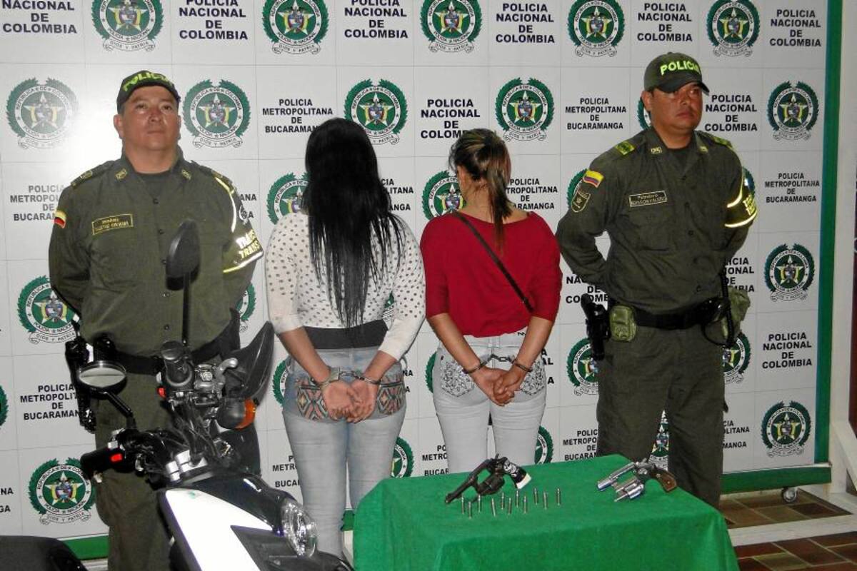Detenidas en Bucaramanga dos mujeres que llevaban armas de fuego en sus partes íntimas (Foto: Suministradas Policía Metropolitana)