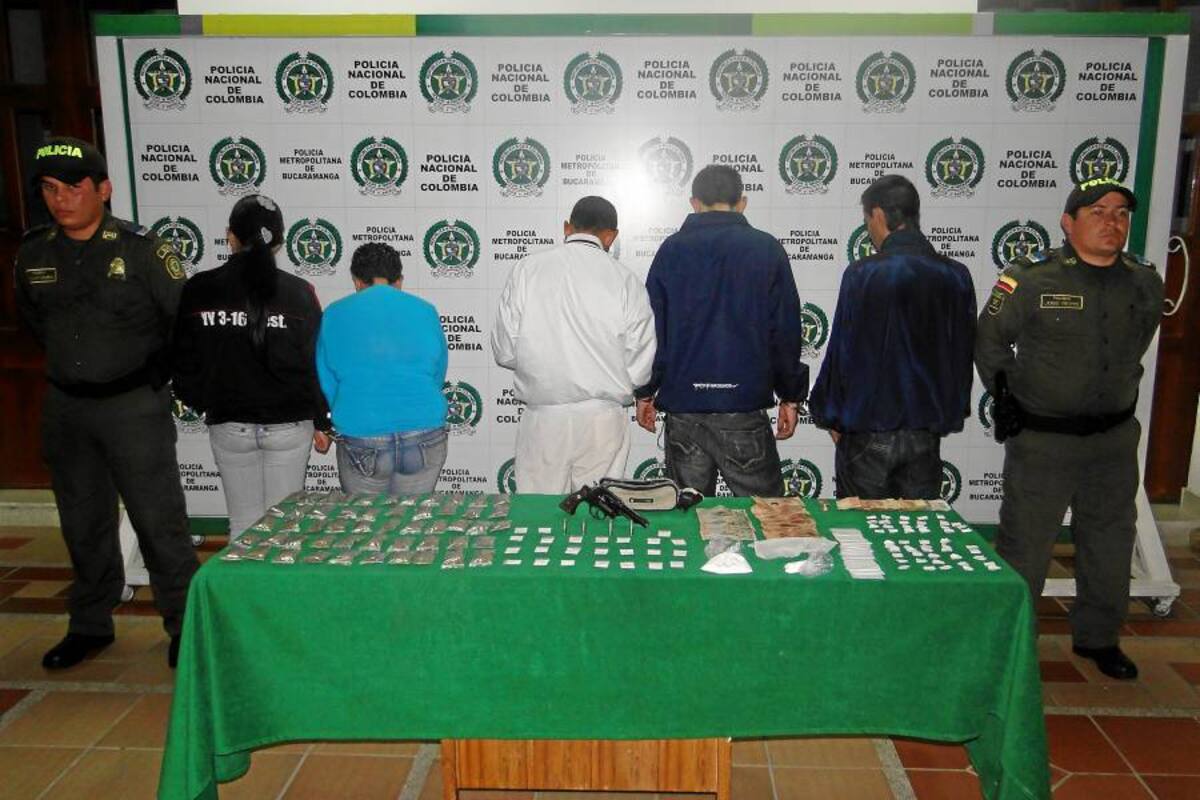 Capturadas cinco personas por tráfico de estupefacientes en Bucaramanga (Foto: Suministrada Policía Metropolitana)
