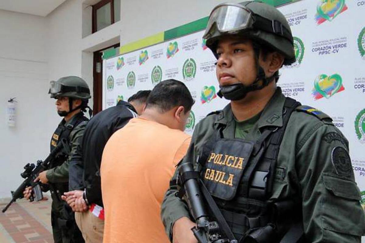 Capturados dos presuntos extorsionistas en Bucaramanga (Foto: Suministrada/ VANGUARDIA LIBERAL)