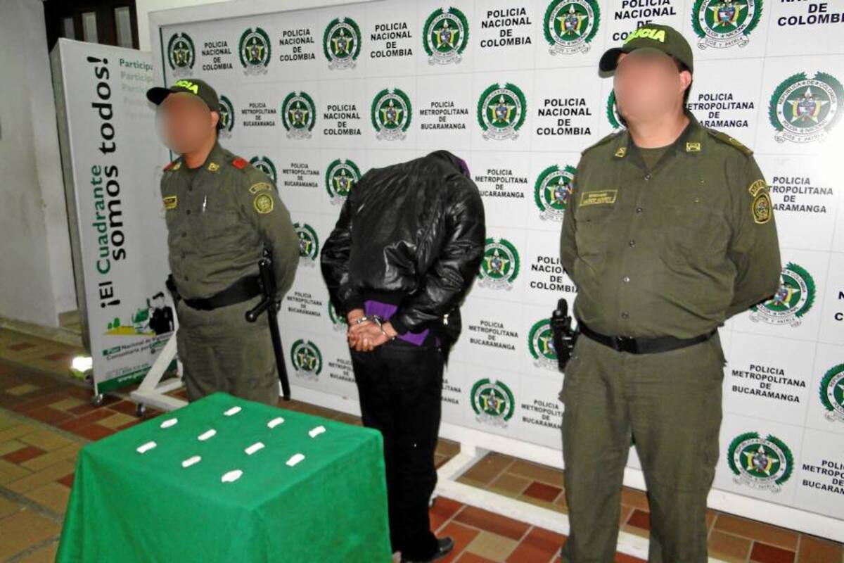 Mujer fue capturada con estupefacientes (Foto: Suministradas Policía Metropolitana)