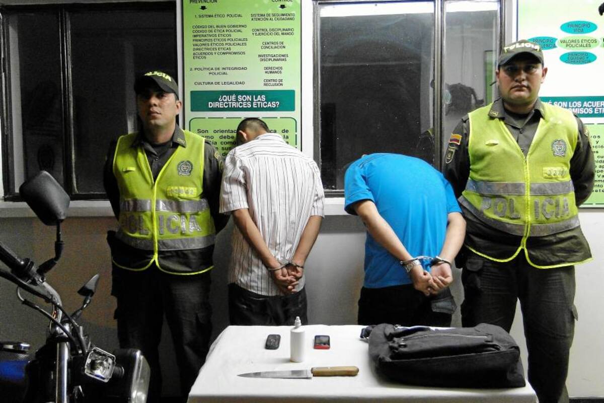 Capturados dos hombres que pretendían atacar con ácido a una mujer en Floridablanca (Foto: Suministrada Policía Metropolitana)