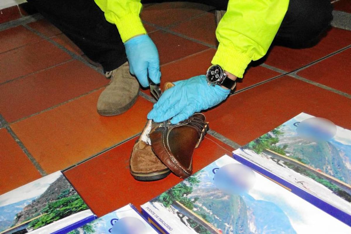 En suela de zapatos pretendían enviar droga desde Bucaramanga a Bélgica (Foto: Suministrada Policía Metropolitana/ VANGUARDIA LIBERAL)