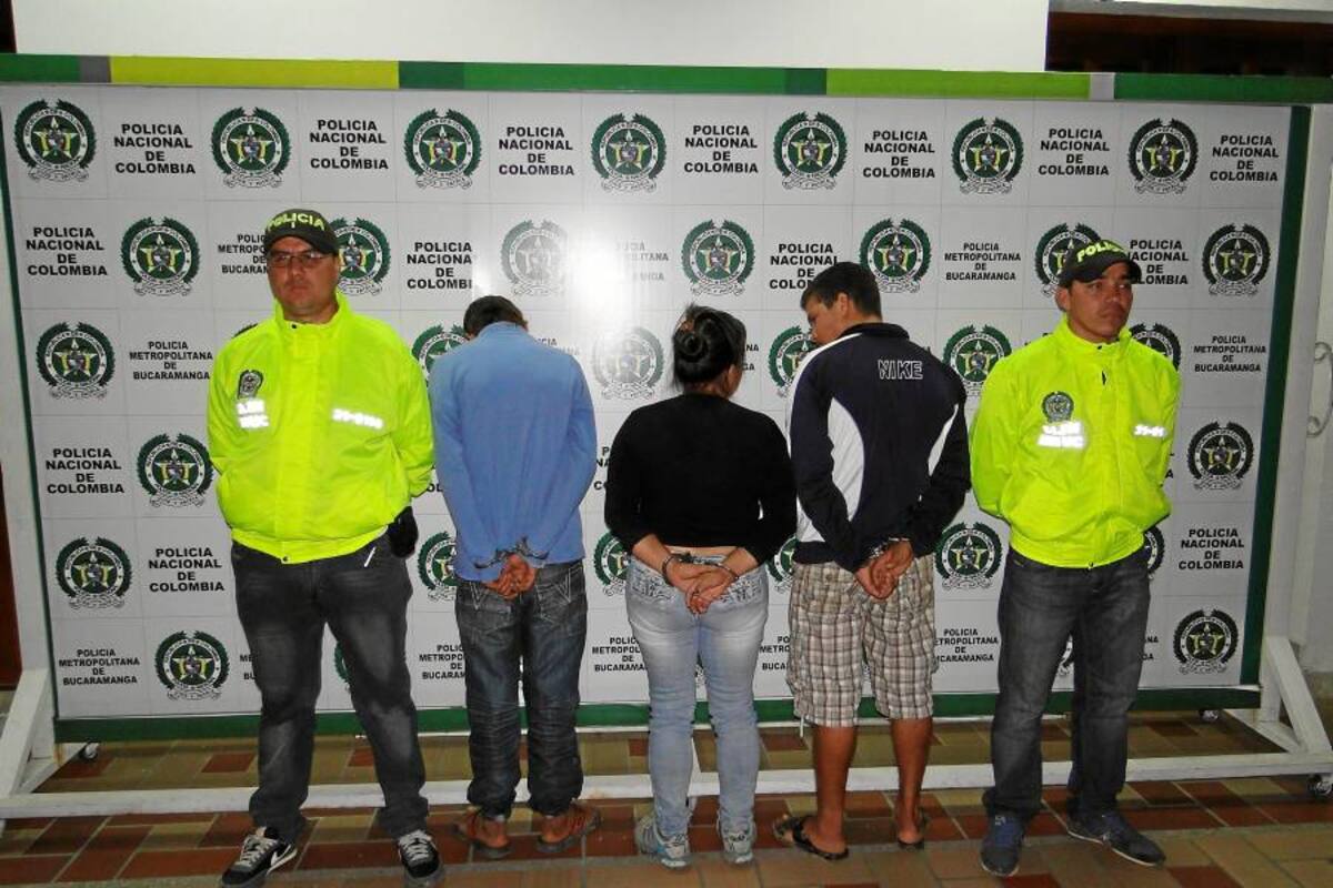 Capturados en flagrancia tres vendedores de estupefacientes en Girón (Foto: Suministrada Policía Metropolitana)