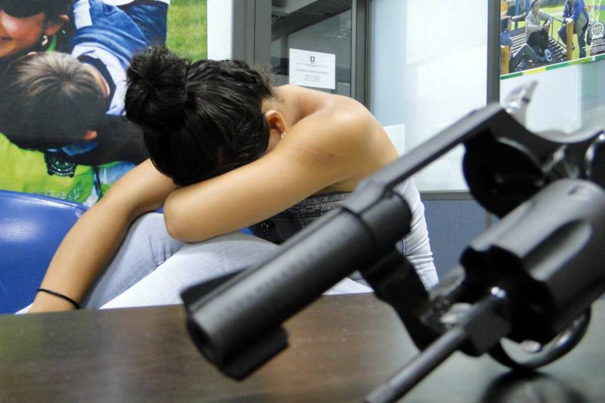 Adolescente de Bucaramanga escondió un revólver en la pañalera de su bebé (Foto: Suministrada/ VANGUARDIA LIBERAL)