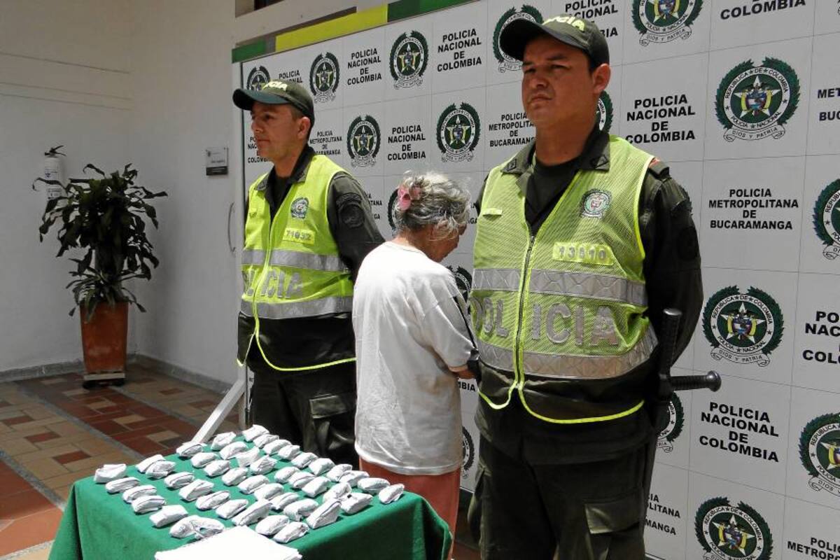 Capturada alias “La Abuela” con 1.3 kilos de marihuana (Foto: Suministrada Policía Metropolitana/ VANGUARDIA LIBERAL)