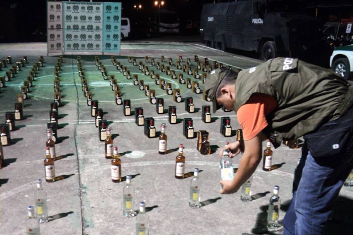Dian aprehendió $360 millones en licor de contrabando. (Foto: Archivo/VANGUARDIA LIBERAL)