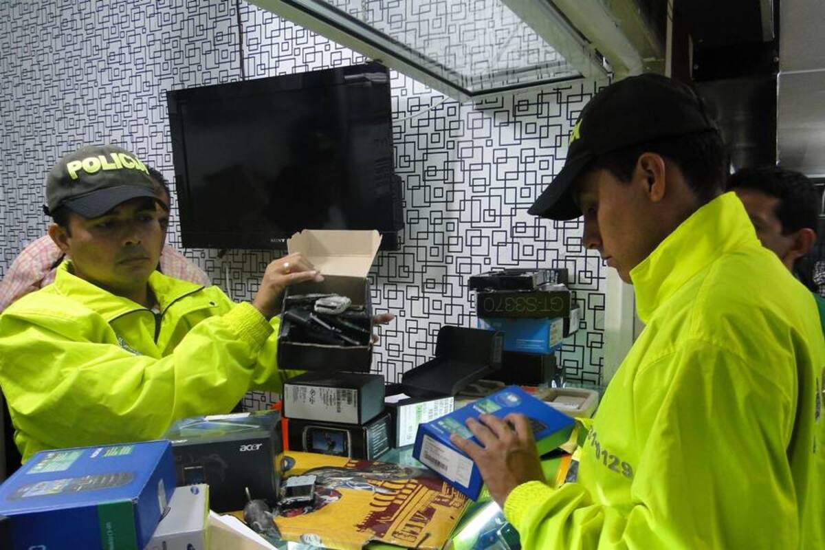 Policía incautó 231 celulares en el Centro de Bucaramanga (Foto: Suministrada/ VANGUARDIA LIBERAL)