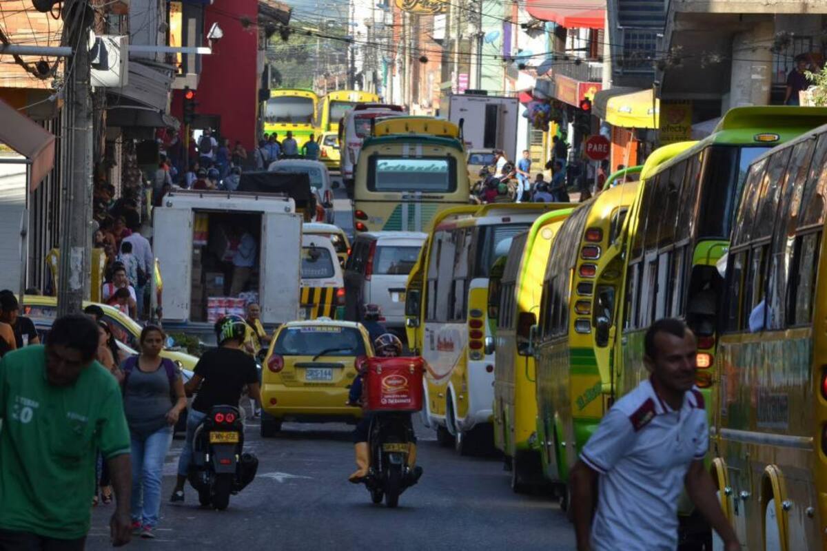 Transportadores de bus urbano respaldan Pico y Placa en el Centro de Bucaramanga (Foto: Archivo /VANGUARDIA LIBERAL)