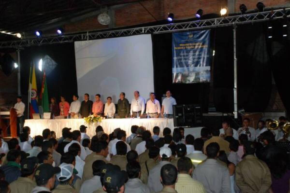 En el municipio de California se cumplió ayer la audiencia pública ambiental para el proyecto minero de Angostura, que impulsa la multinacional canadiense Greystar.(Foto: Nohora Celedón/VANGUARDIA LIBERAL )