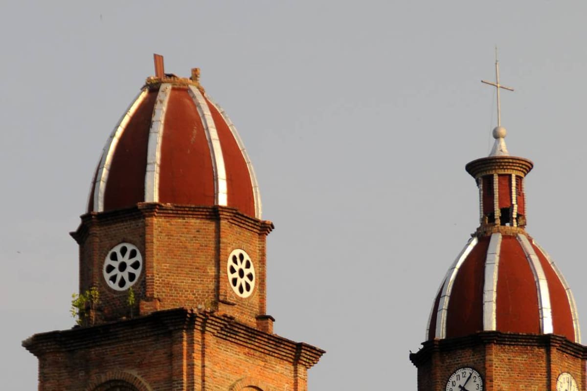 Sismo provocó la caída de cúpula de iglesia de Barrancabermeja (Foto: Edgar Pernett/VANGUARDIA LIBERAL)