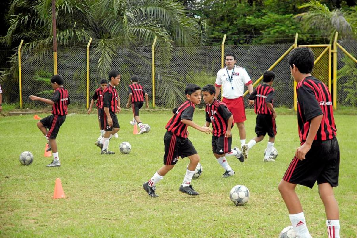 Jóvenes colombianos viajan a torneo organizado por el Bolton Wanderers inglés (Foto: Archivo/VANGUARDIA LIBERAL)