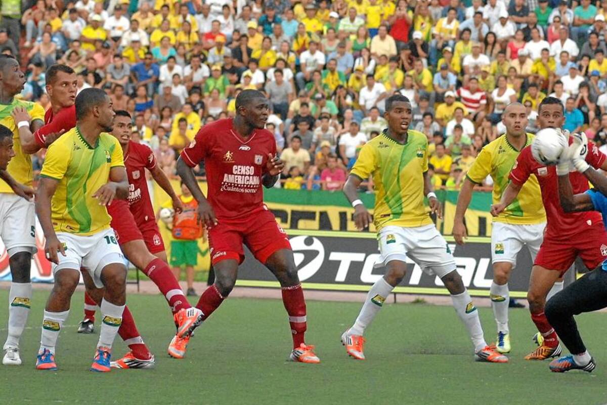 Bucaramanga perdió de local 1-0 con el América (Foto: Jaime Del Río/ VANGUARDIA LIBERAL)